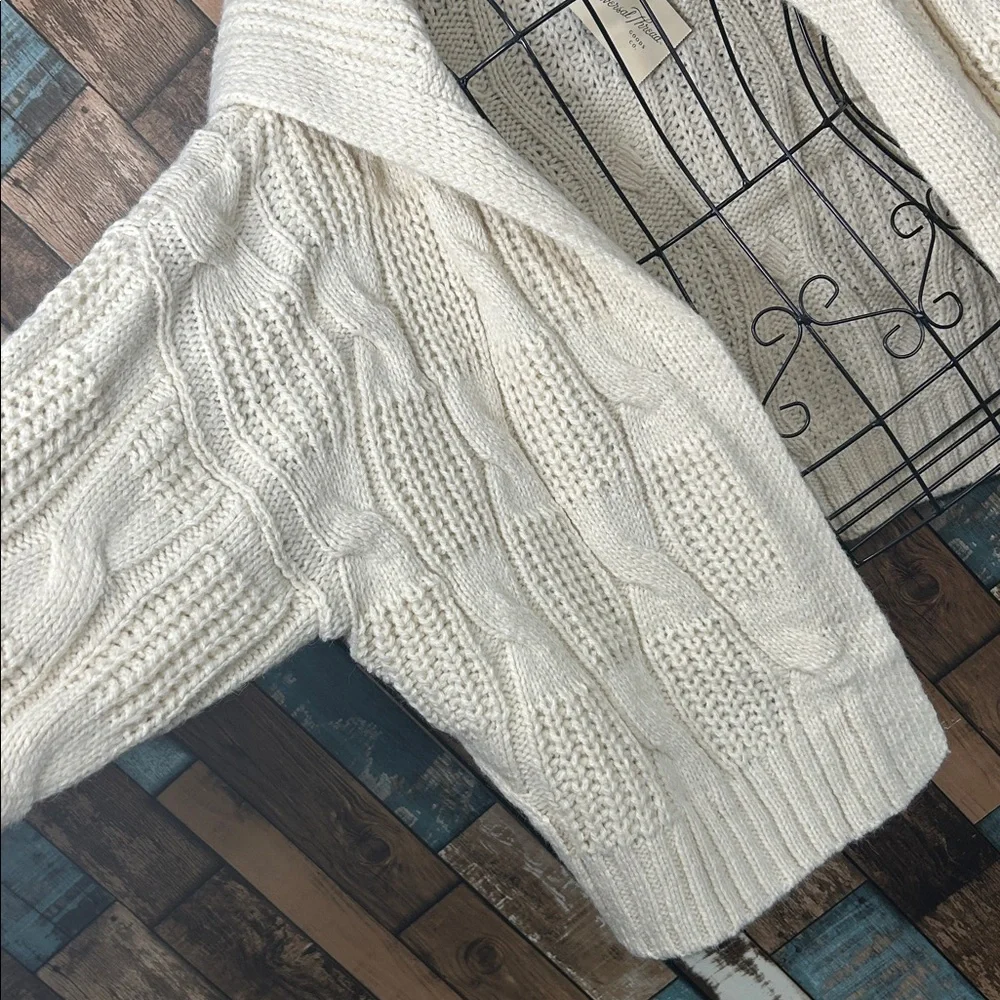 Universal Thread XXL Cream Knit Sweater - Picture 6 of 14